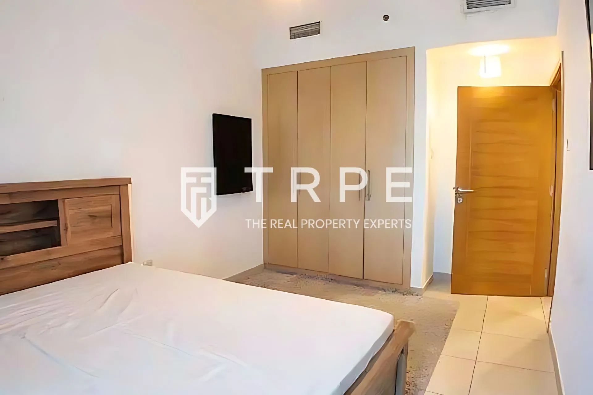 Furnished | High Floor | Vacant | Prime Location