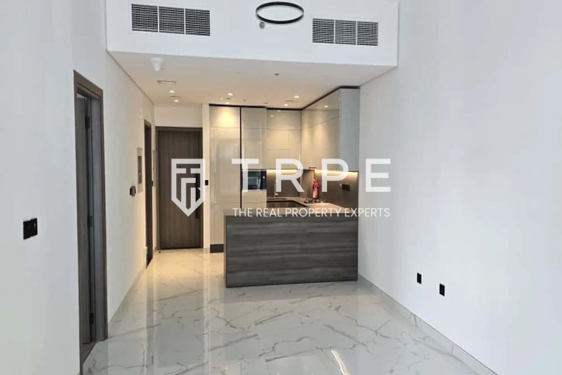 Luxury Living | Ready to move| Prime Location