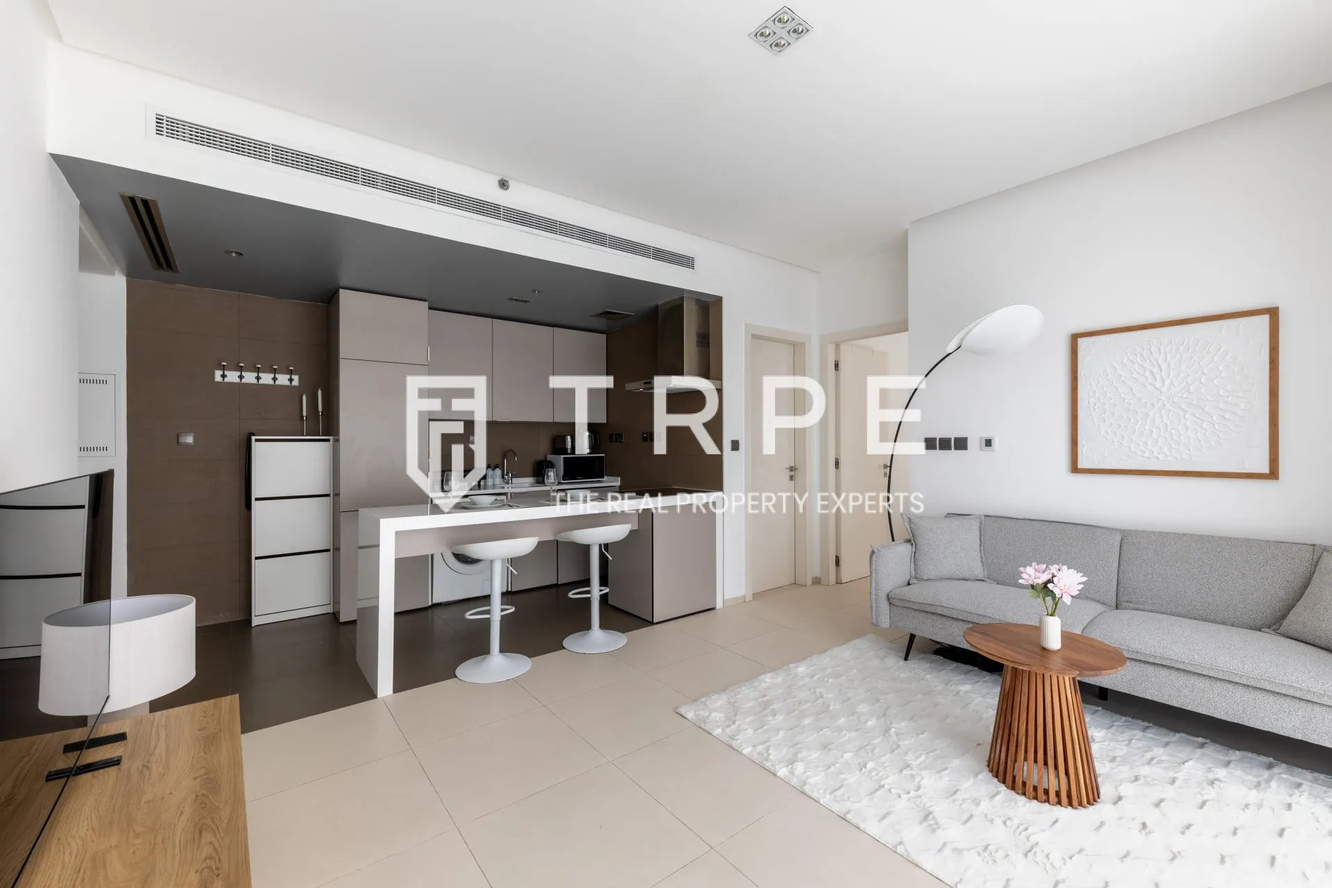Upgraded | Fully Furnished | Prime Location: Dubai Marina
