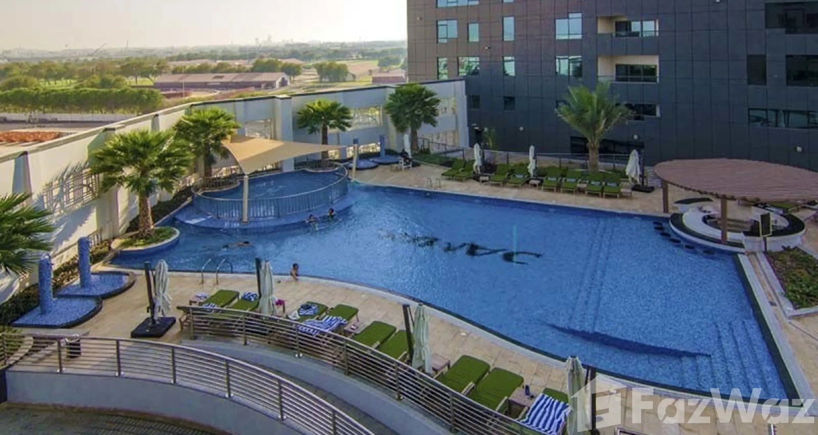 Capital Bay، تصویر ۴
