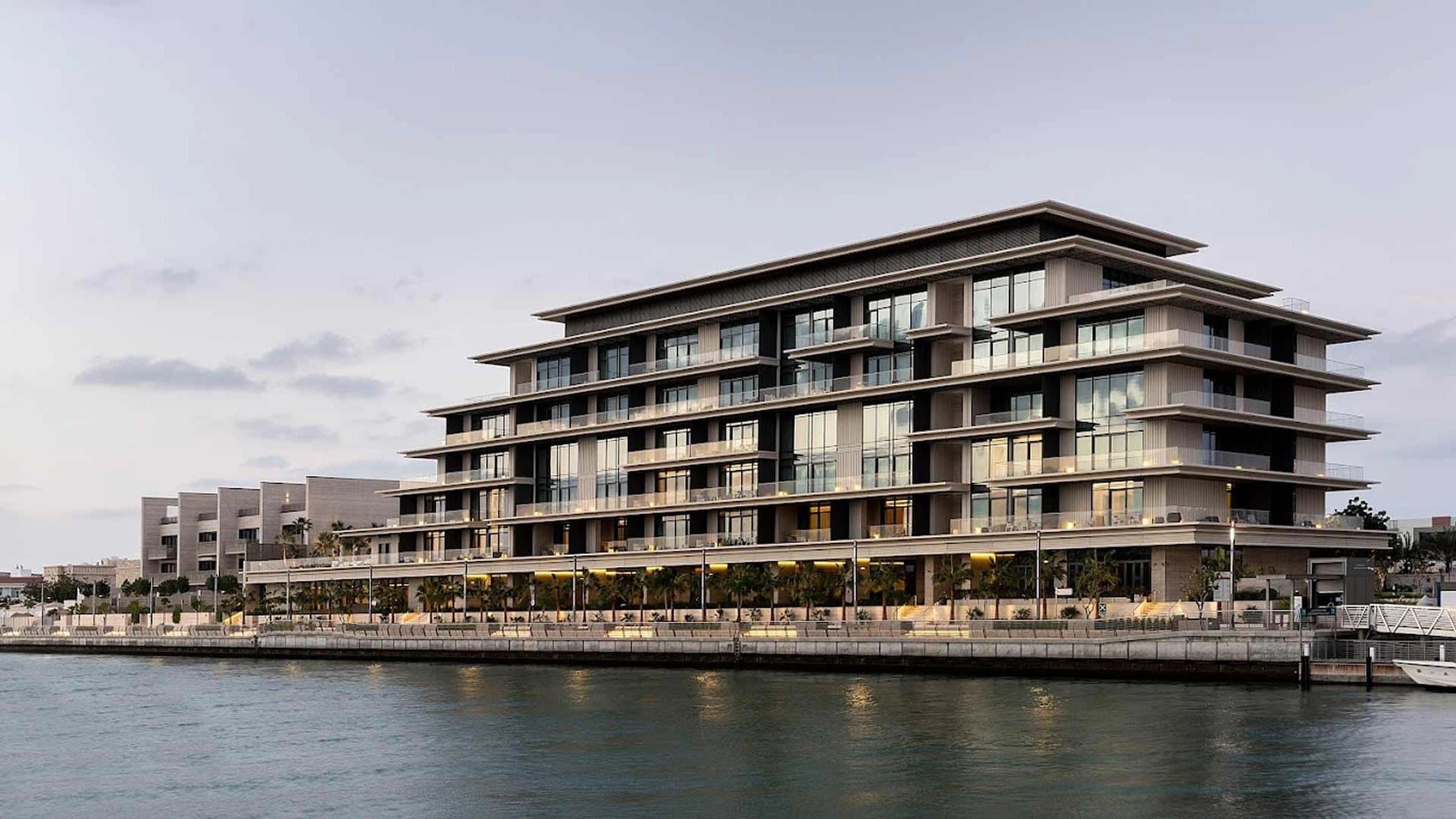 Four Seasons Private Residences, image 1