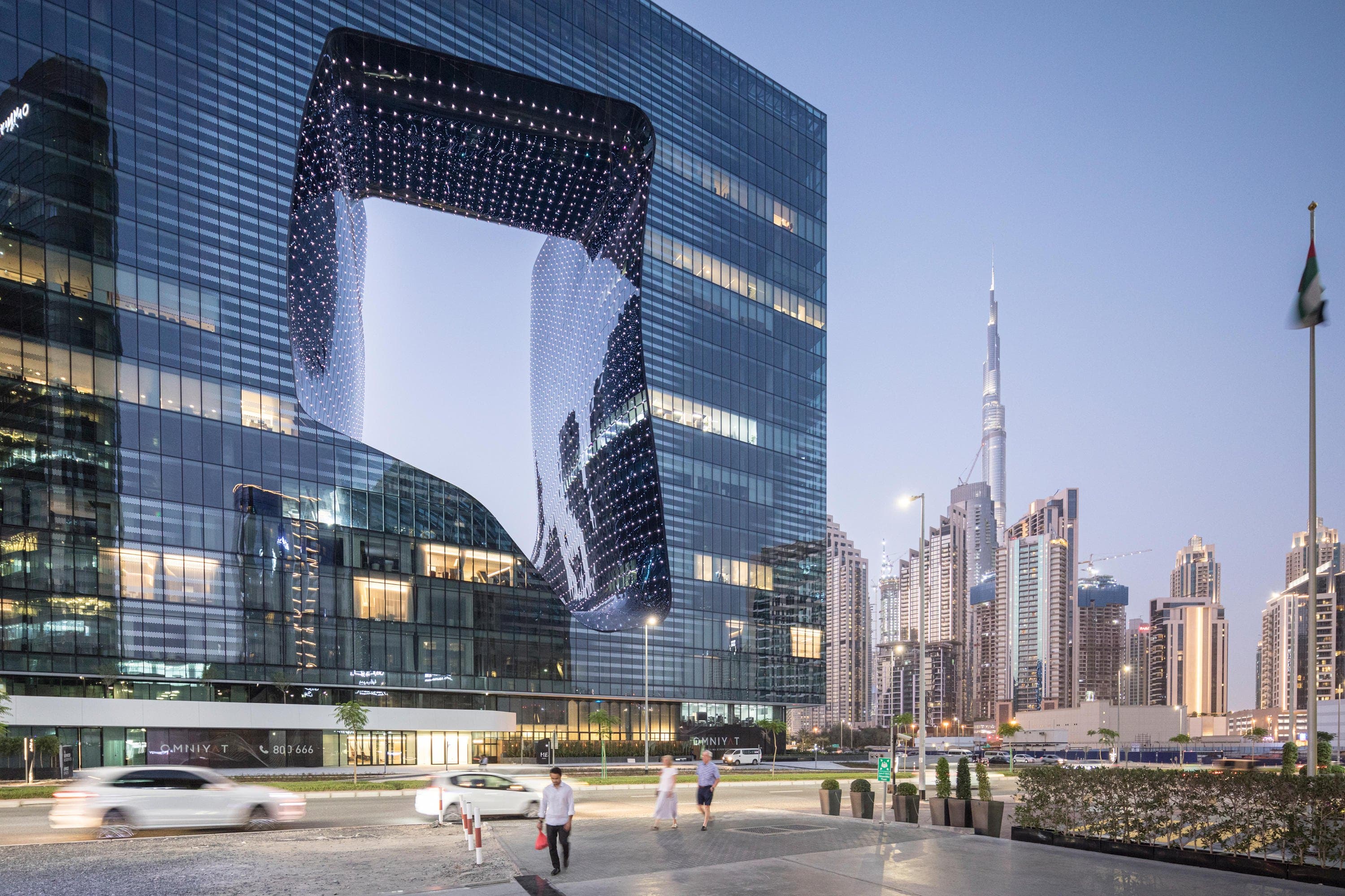 The Opus designed by Zaha Hadid، تصویر ۴